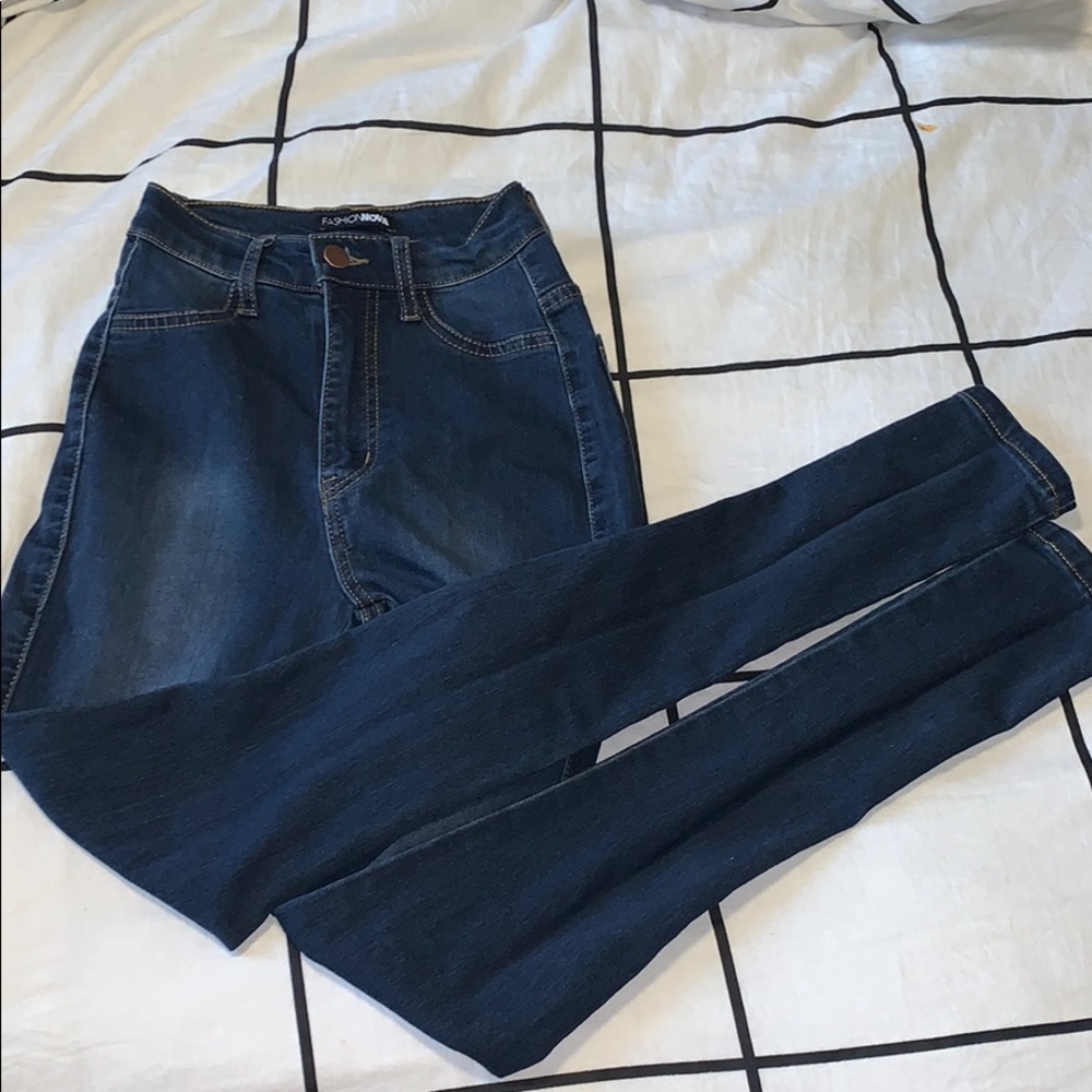 FashionNova Highwaisted Jeans